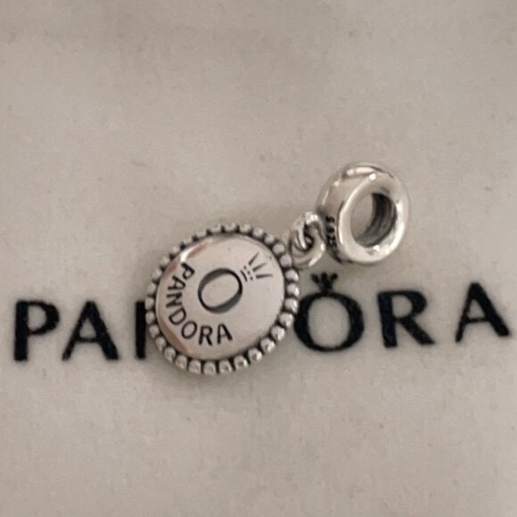 Pandora Saint Vincent and the Grenadines Flag Exclusive Charm Pendant - Picture 4 of 4